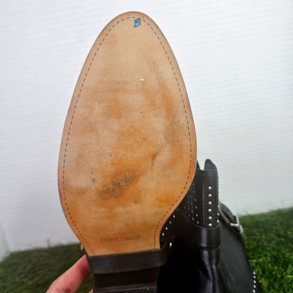 Vince Camuto Dorintina booties - Picture 7 of 8